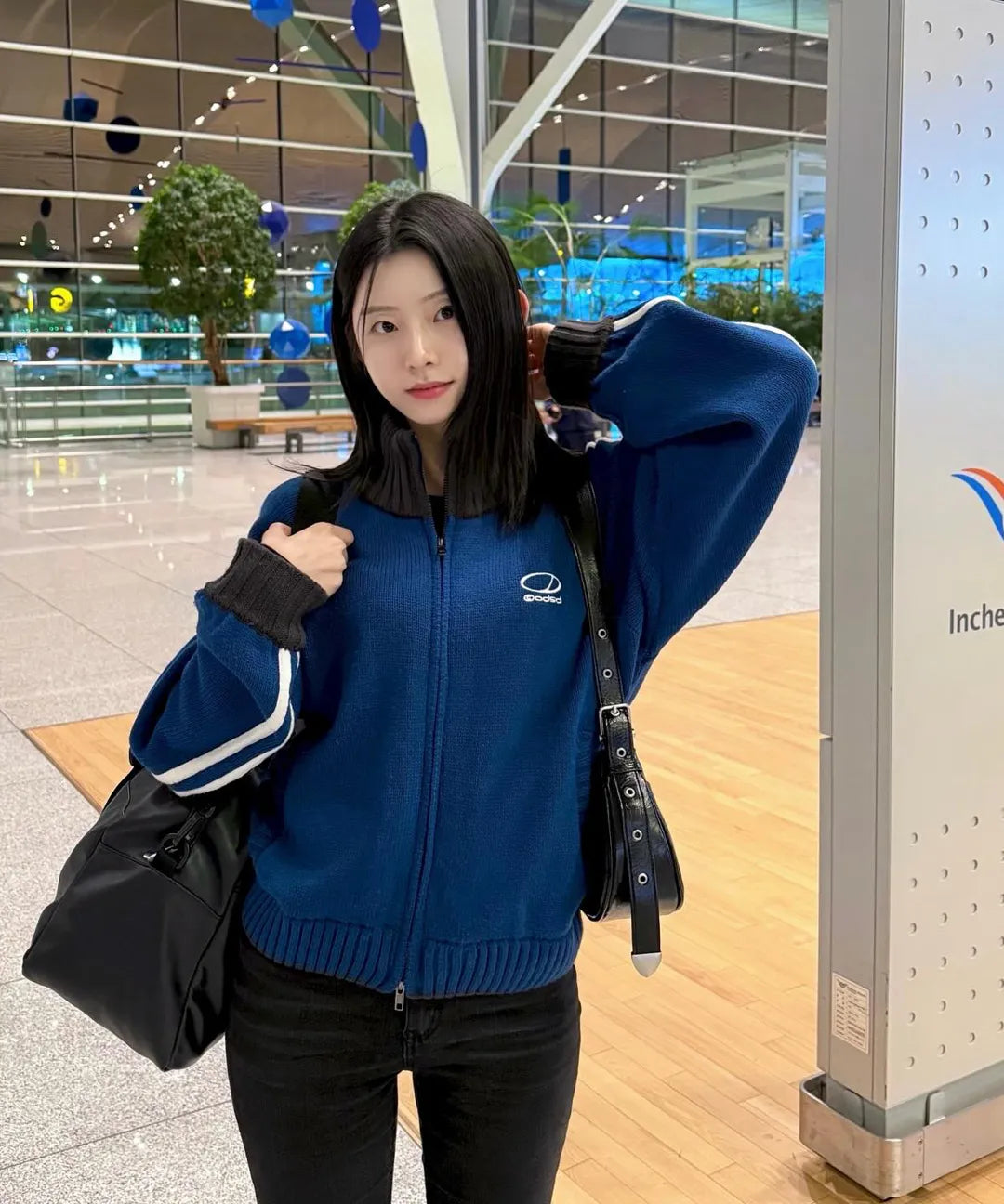 SPORTY TRACK SEMI-CROP KNIT ZIP-UP - BLUE