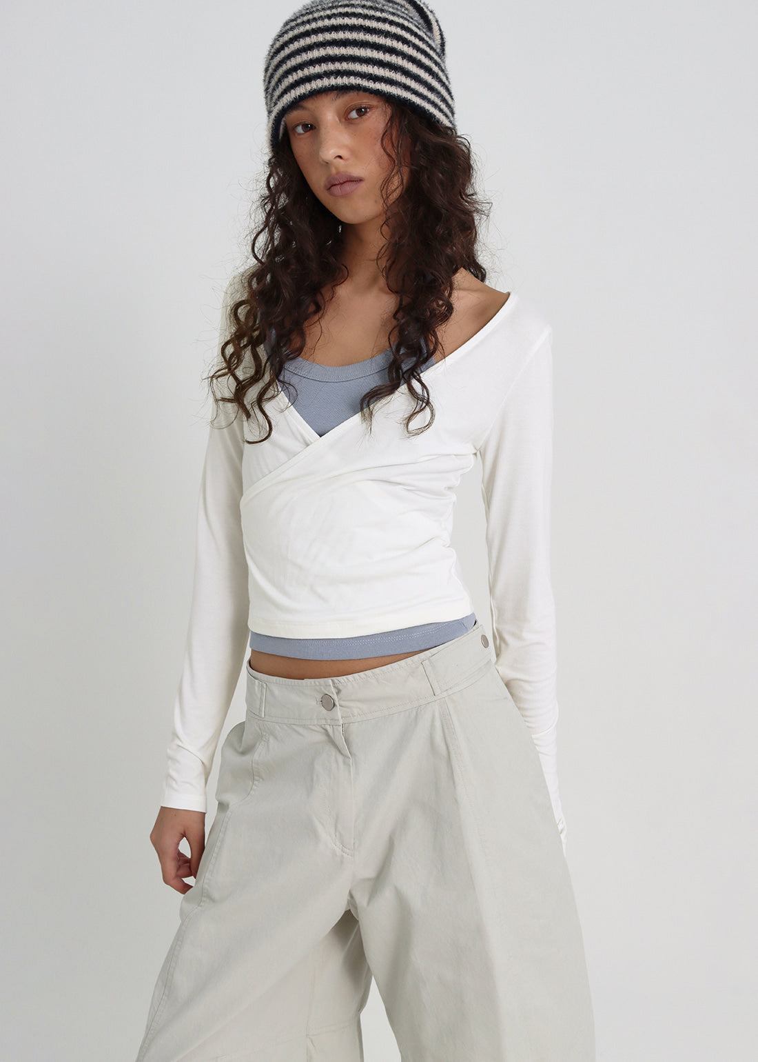 STRETCH DEEP V-NECK WRAP LONG SLEEVE TEE 10