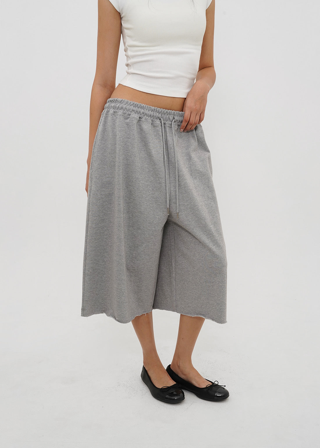 MID SWEAT CUTTING BERMUDA PANTS - 3 COLORS 2