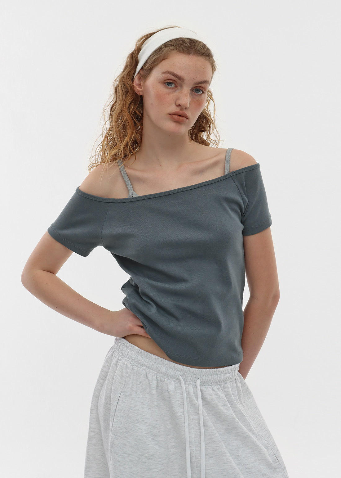 STANDARD OFF-SHOULDER SHORT SLEEVE TEE 2