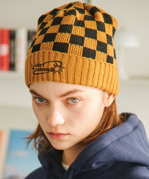 BEANIE STAR - 2 COLORS MUSTARD