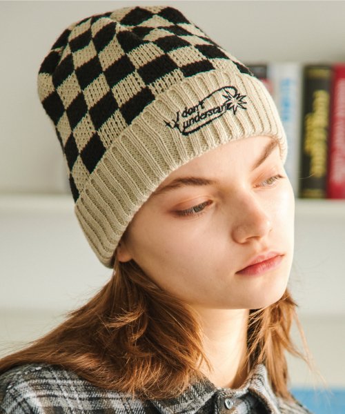 BEANIE STAR - 2 COLORS BLACK
