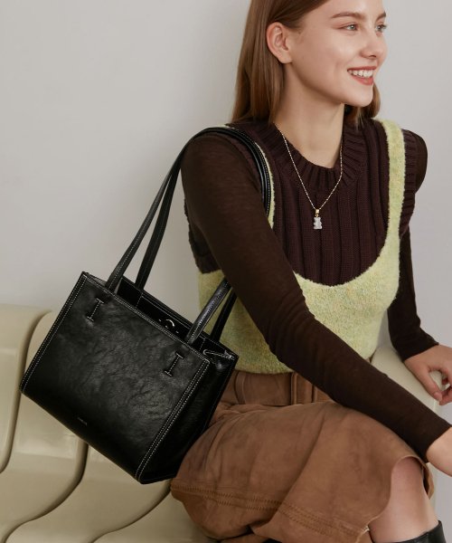 OBLONG BAG MINI · - 4 COLORS BLACK