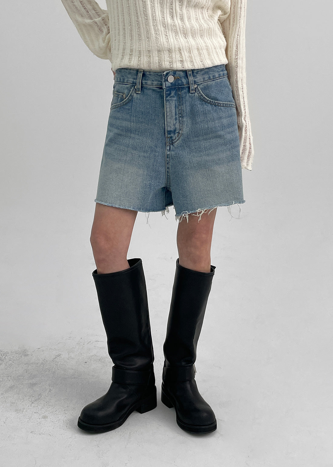 CUTTING HALF SHORTS 1