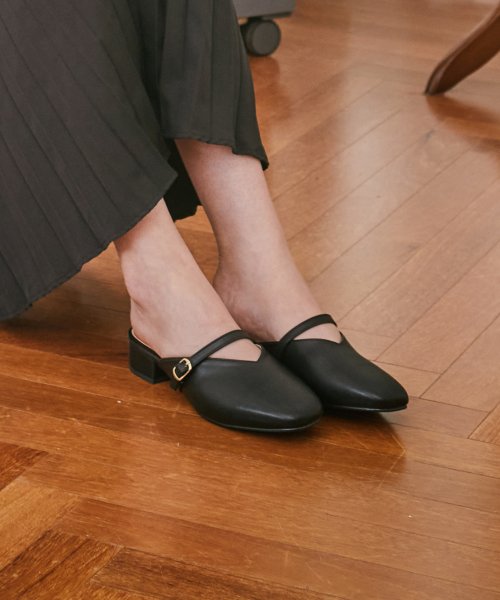 STRAP BUCKLE ROUND TOE FLAT MULE - 2 COLORS BLACK
