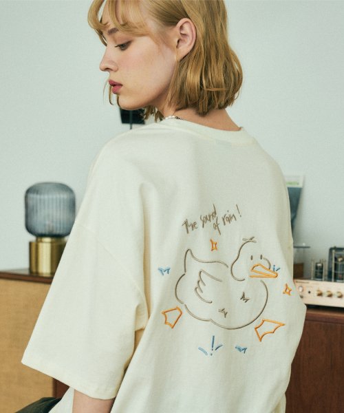 EMBROIDERY SHORT SLEEVE TEE - 2 COLORS CREAM