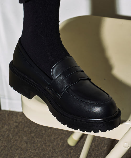 ROUND TOE CHUNKY BLACK