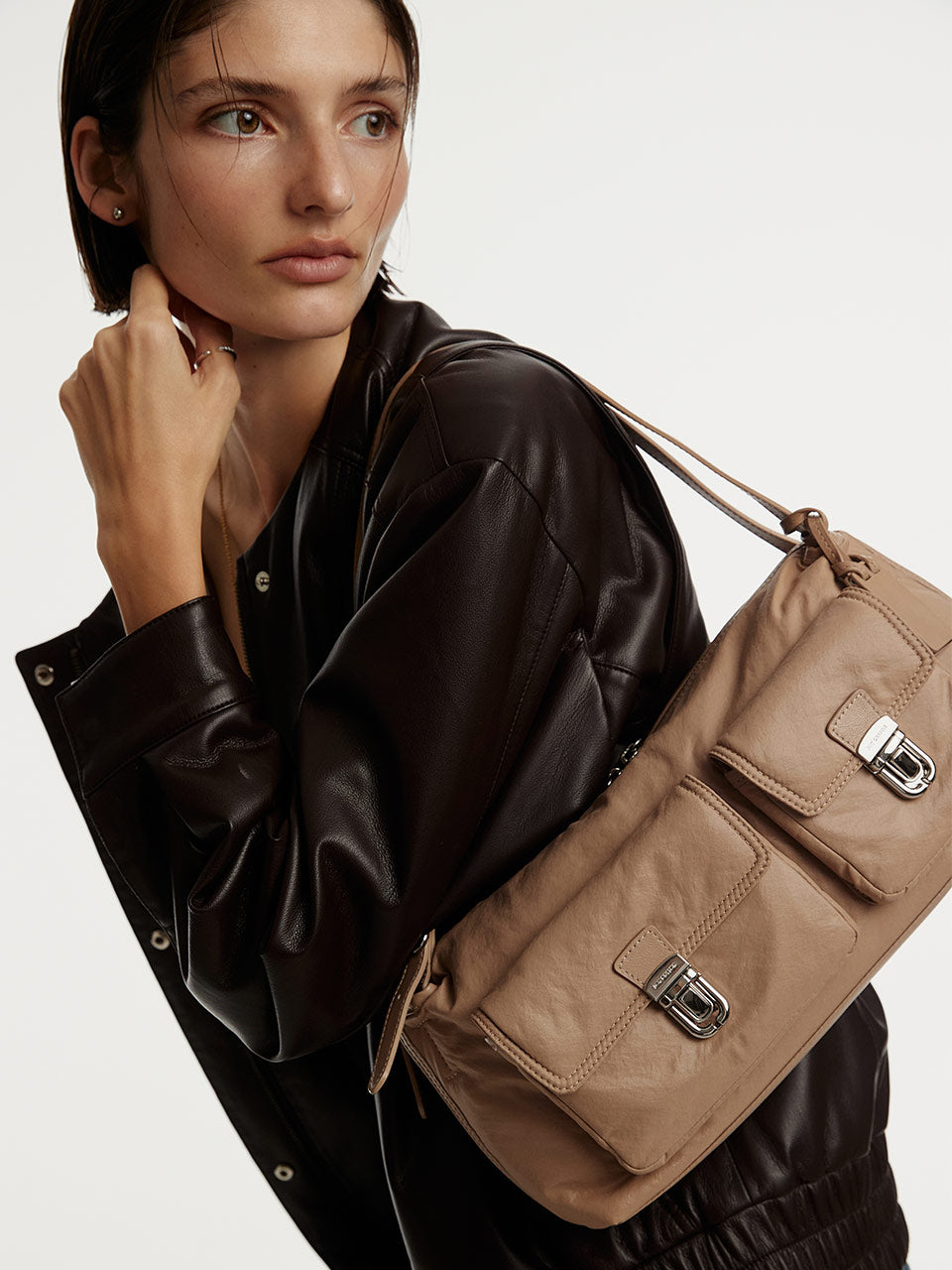 MANHATTAN POCKET SHOULDER BAG NYLON BEIGE