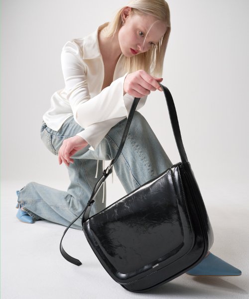 LOG SHOULDER BAG - 5 COLORS BLACK