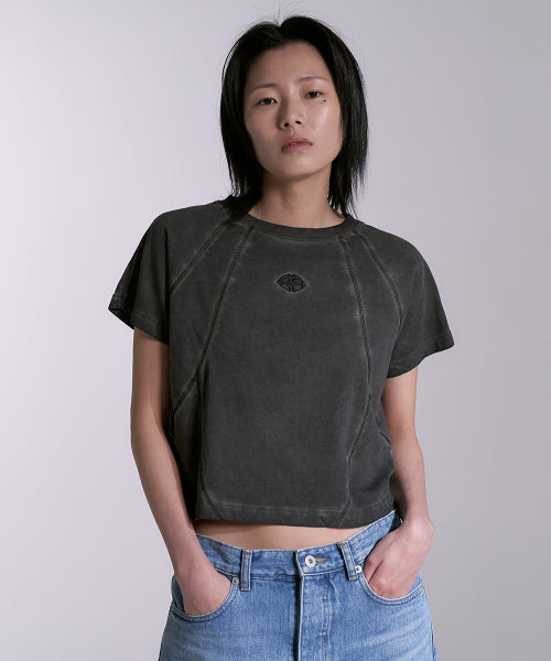 CURVED SEAM CROP TEE - 2 COLORS