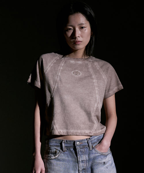 CURVED SEAM CROP TEE - 2 COLORS