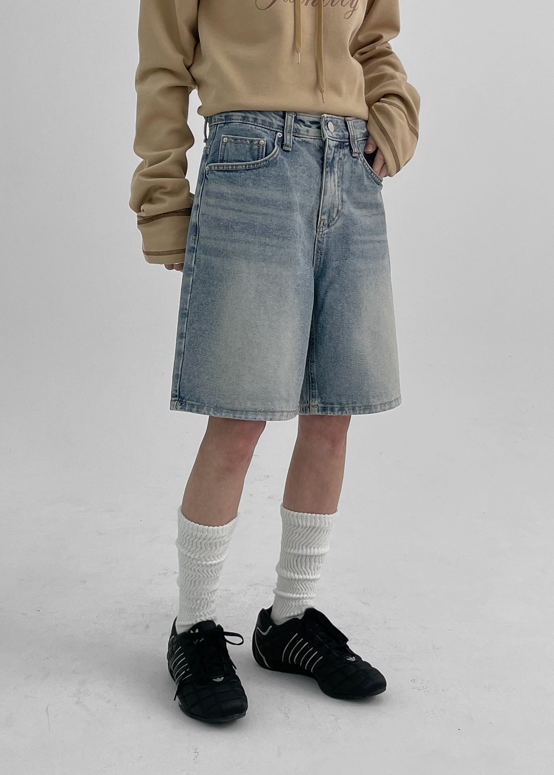 ESSENTIAL HALF SHORTS 1