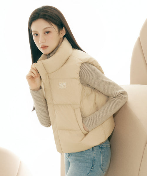 W CLASSIC LOGO DUCK DOWN CROP VEST - 3 COLORS BEIGE