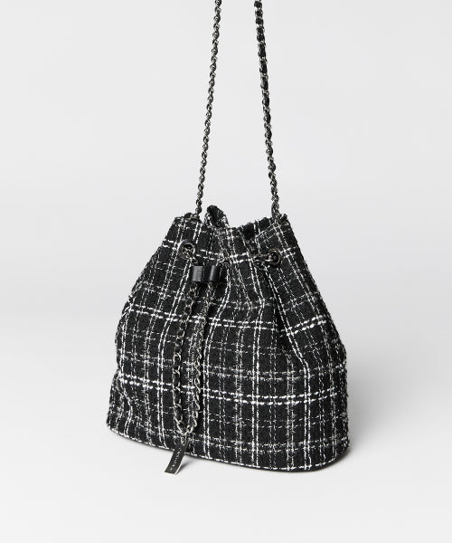 KAN TWEED CHAIN BUCKET CROSSBODY BAG BLACK