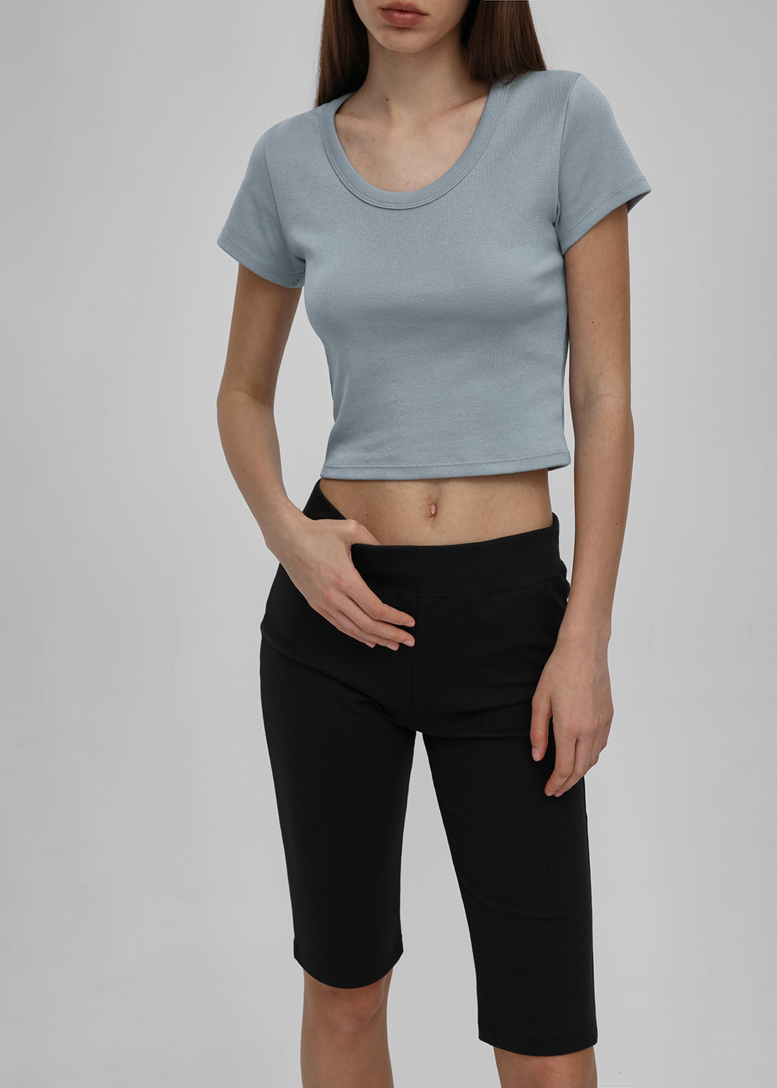 STANDARD U-NECK CROP SHORT SLEEVE TEE 2