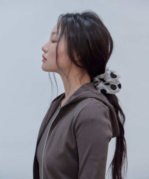 DOT SCRUNCHIE - 2 COLORS