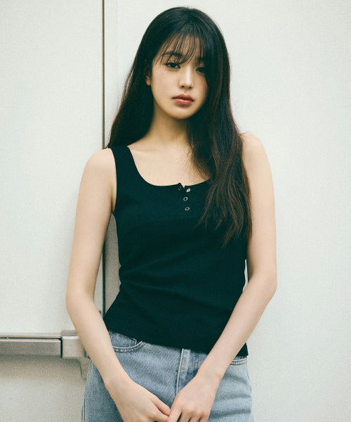 NUBASIC BUTTON SLEEVELESS - 4 COLORS BLACK