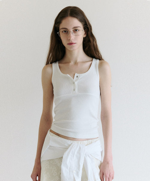 NUBASIC BUTTON SLEEVELESS - 4 COLORS WHITE
