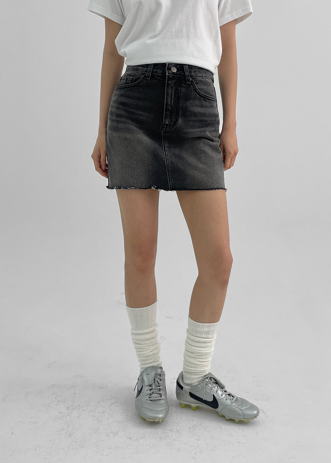 CUTTING MINI SKIRT 1