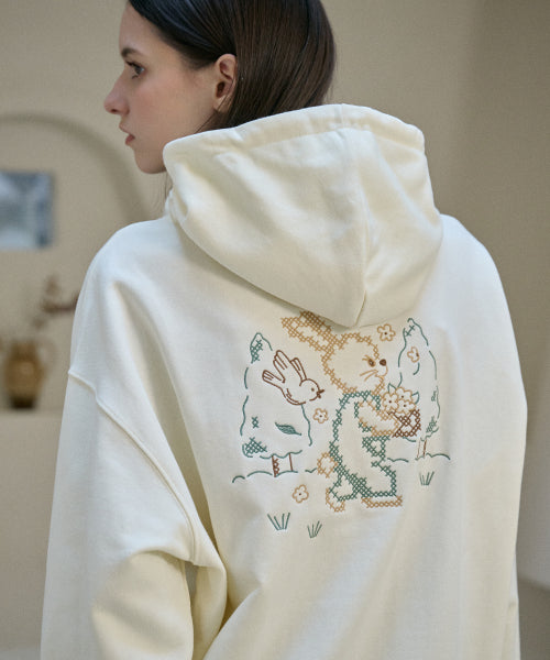 BUNNY EMBROIDERY HOODIE - 2 COLORS CREAM
