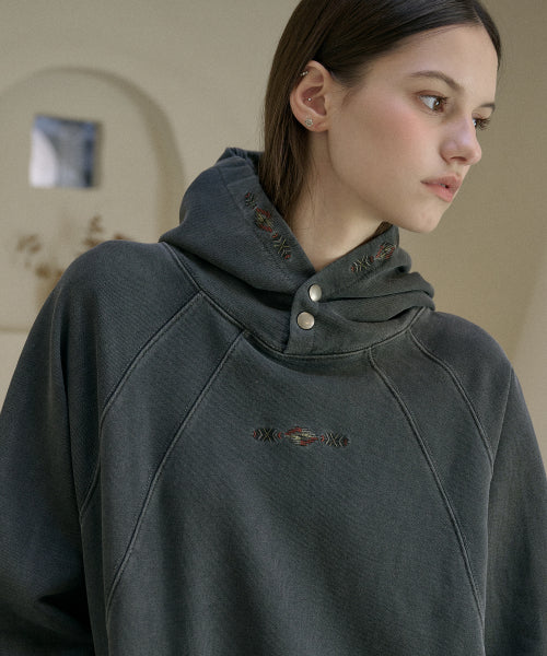 EMBROIDERY SNAP PIGMENT HOODIE - 2 COLORS BLACK