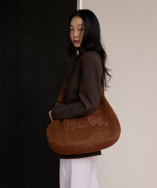 WOOL CROSS PEBBLE BAG - 5 COLORS