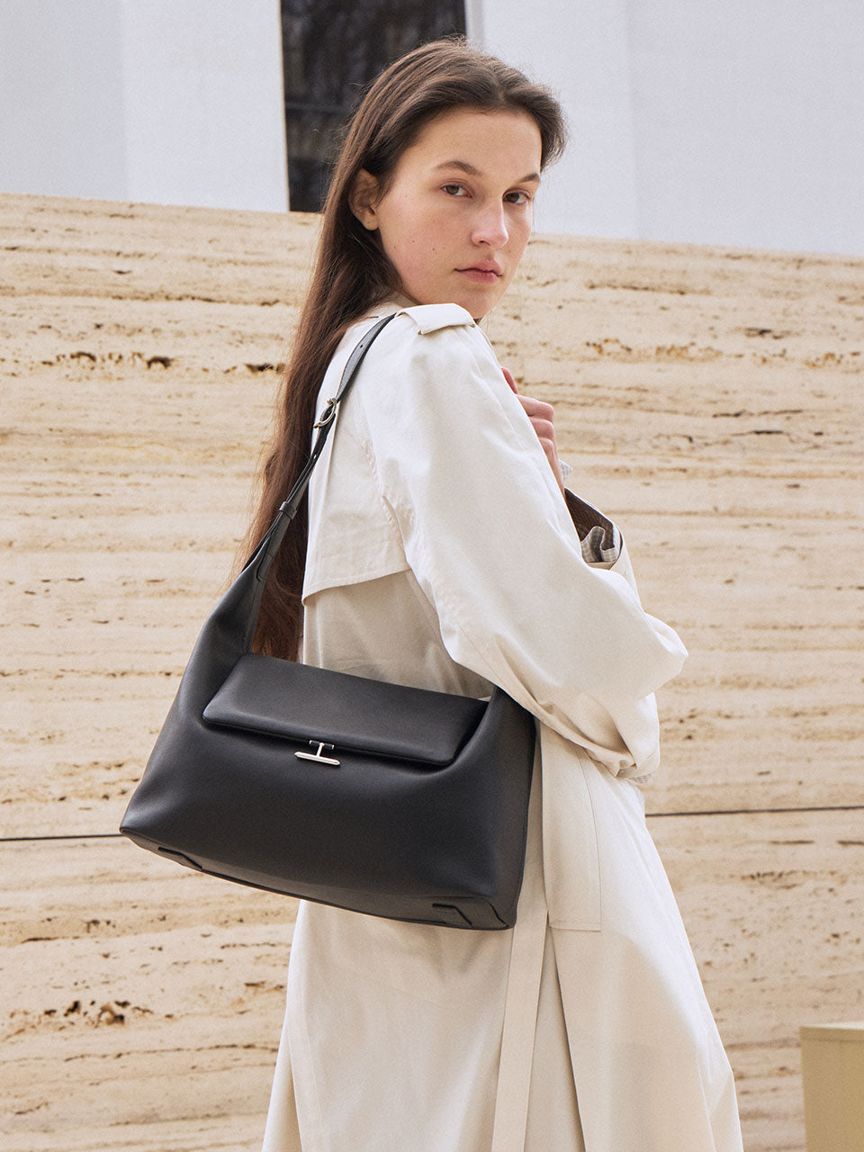 TRUDY FLAP SHOULDER BAG BLACK