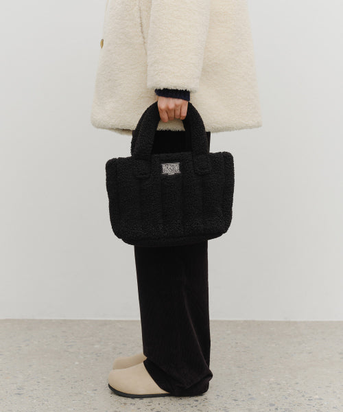CLASSIC LOGO BOUCLE PADDING BAG - 2 COLORS BLACK