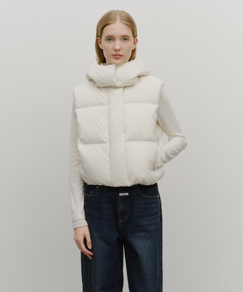 W CIRCLE LOGO CROP HOODED DOWN VEST - 3 COLORS IVORY