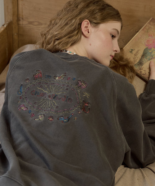 CAT STITCH RAGLAN PIGMENT SWEATSHIRT - 2 COLORS SMOKE BLACK