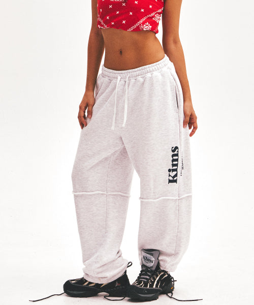 KNEE RAW EDGE SWEATPANTS - 2 COLORS GREY