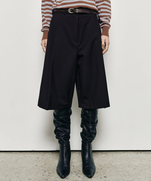 WIDE PINTUCK BERMUDA PANTS #徐睿知同款! - 2 COLORS BLACK
