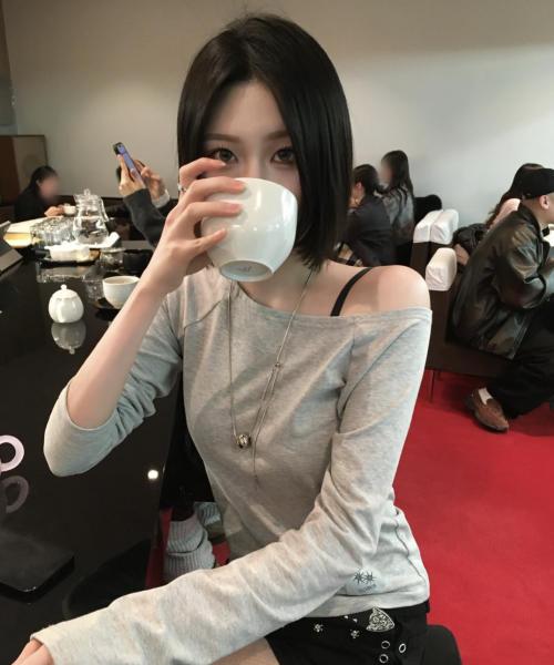 OFF SHOULDER LONG SLEEVE TEE - 3 COLORS BLACK