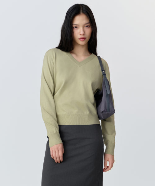 WOMEN'S ESSENTIAL V-NECK KNIT - 9 COLORS GREEN