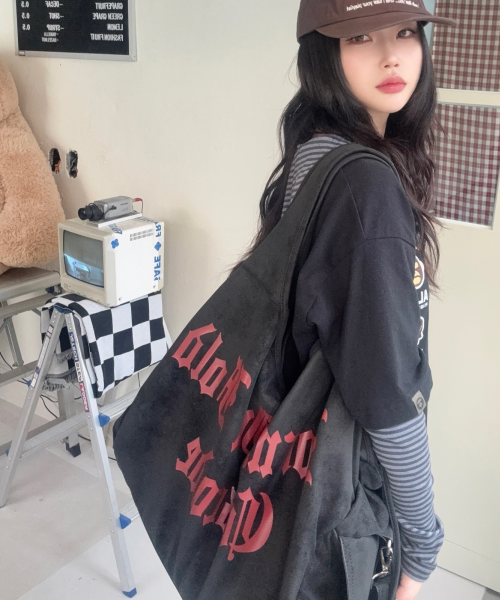 FORM SHOULDER BAG BLACK - 2 COLORS BLACK