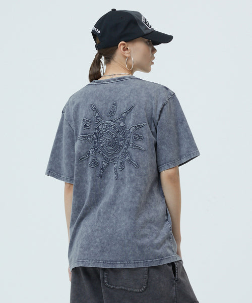 WASHED SOLAR APPLIQUE TEE - 2 COLORS