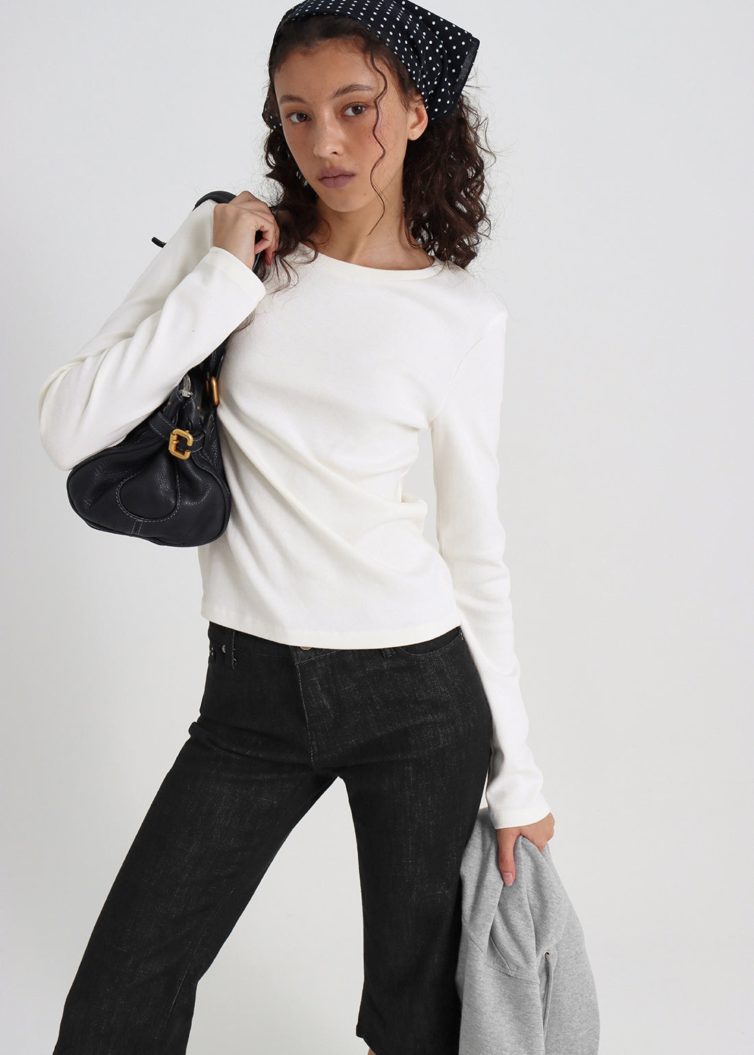 LIGHT STANDARD ROUND LONG SLEEVE TEE 2