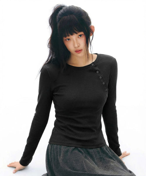 DIAGONAL SNAP BUTTON SLEEVE LONG - 2 COLORS BLACK
