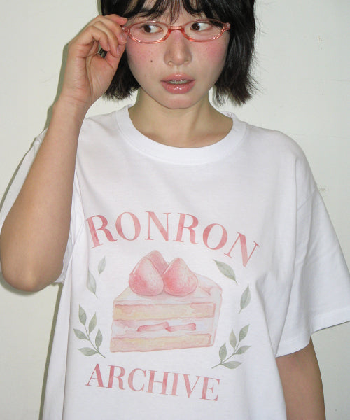 STRAWBERRY CAKE BASIC FIT T-SHIRT WHITE
