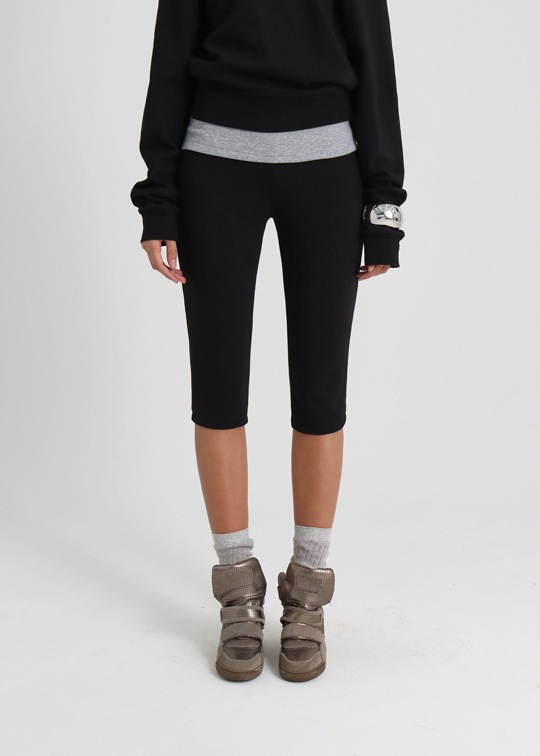 LIGHT SWEAT CAPRI PANTS 1