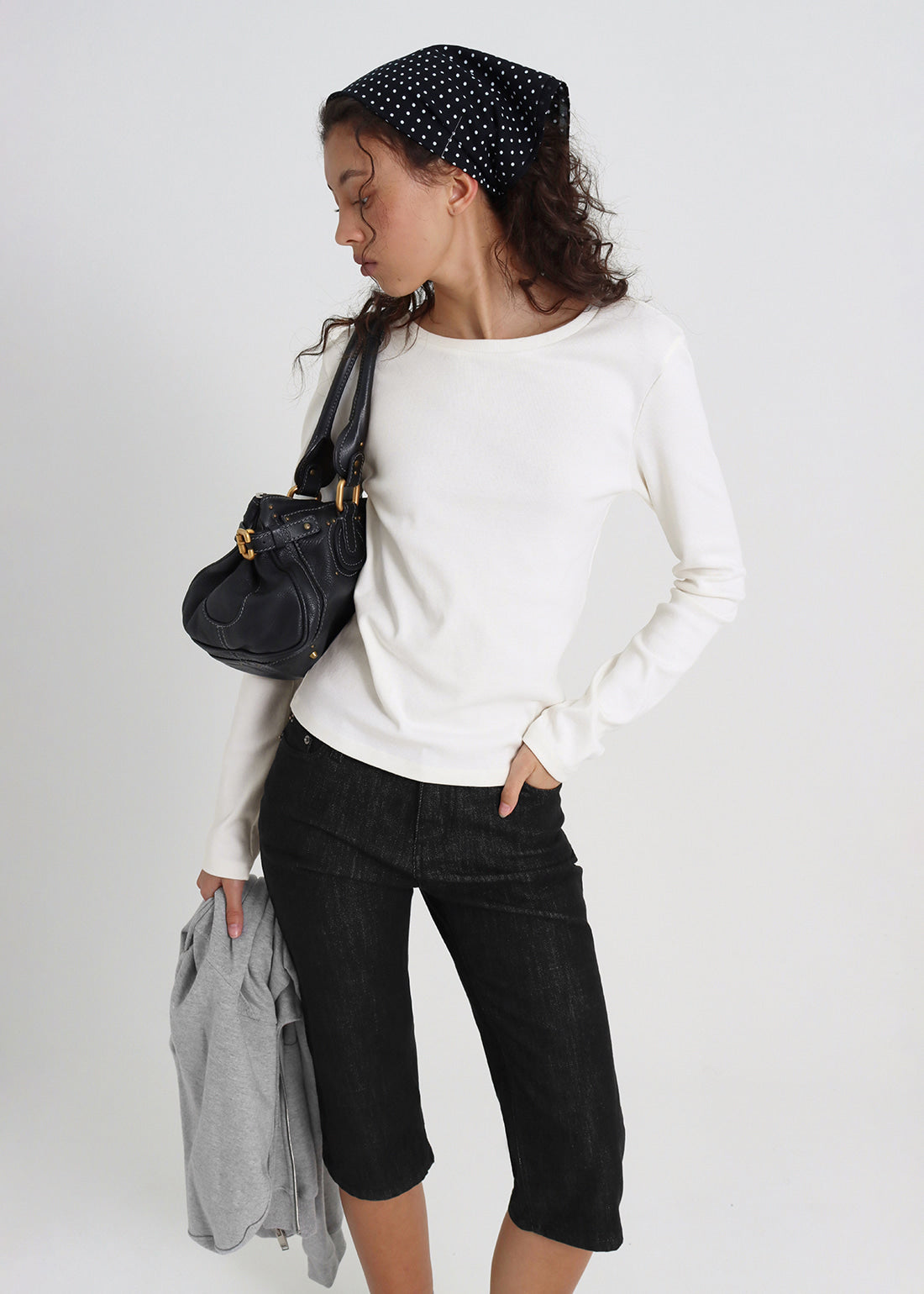 LIGHT STANDARD ROUND LONG SLEEVE TEE 3
