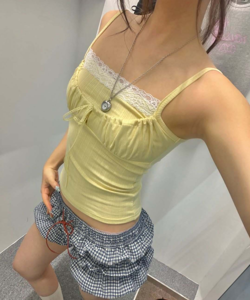 UUUUP DAISY SLEEVELESS TOP - 3 COLORS YELLOW
