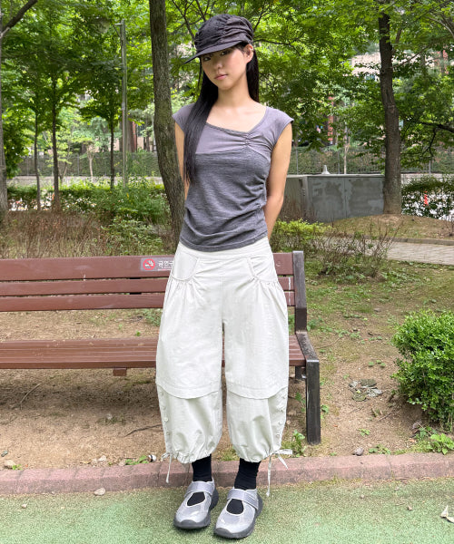 POCKET SHIRRING CAPRI PANTS - 2 COLORS BEIGE