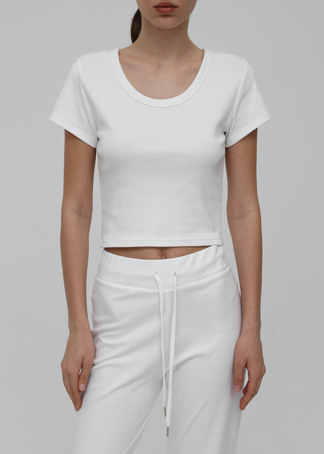 STANDARD U-NECK CROP SHORT SLEEVE TEE 5