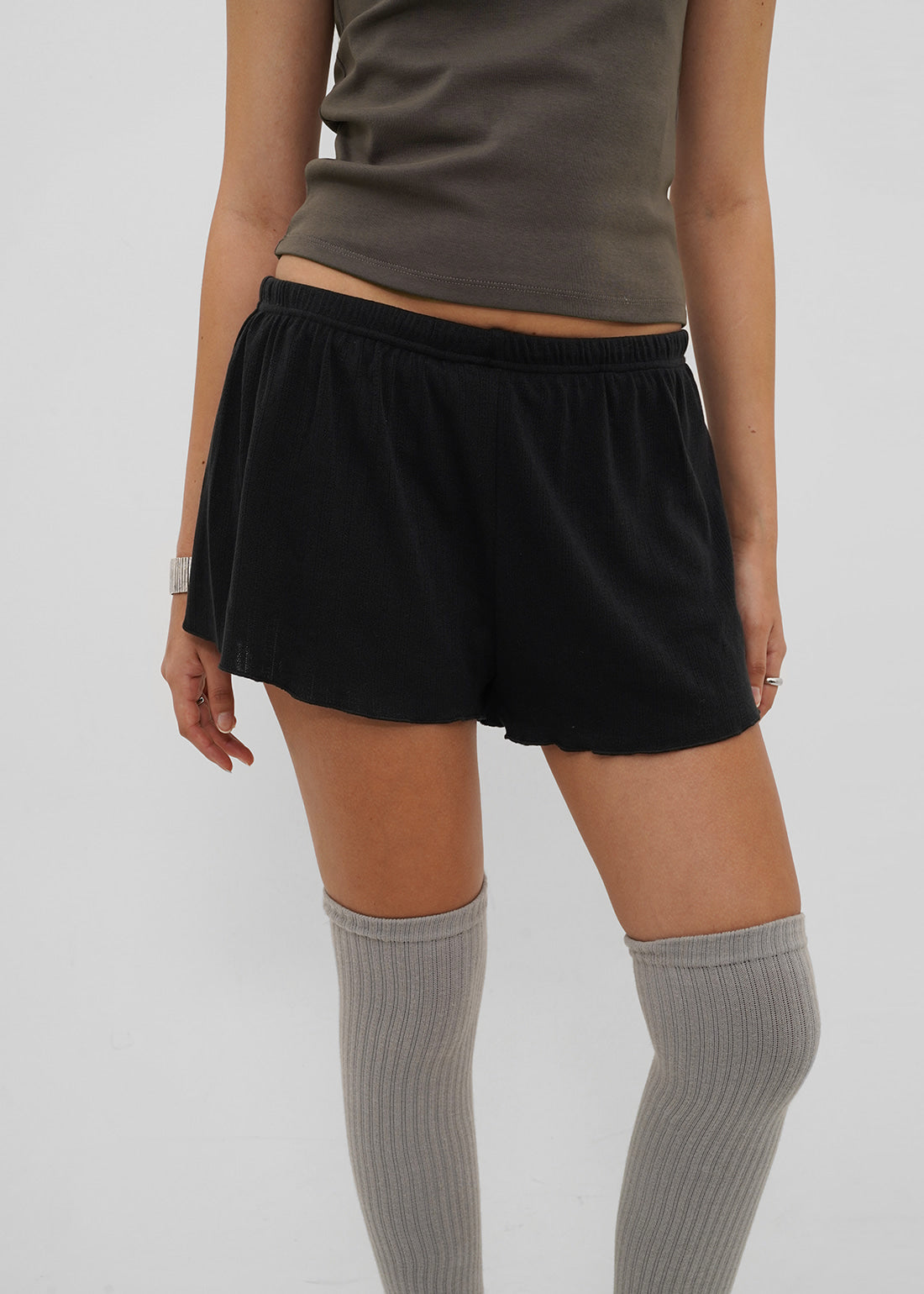 PUNCHING BANDED SHORTS - 2 COLORS 5