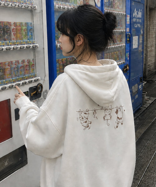 HANGING CATS EMBROIDERY HOODIE - 2 COLORS CREAM
