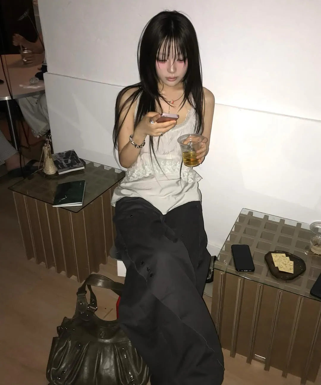 AMBER BUCKLE SHOULDER BAG BEIGE