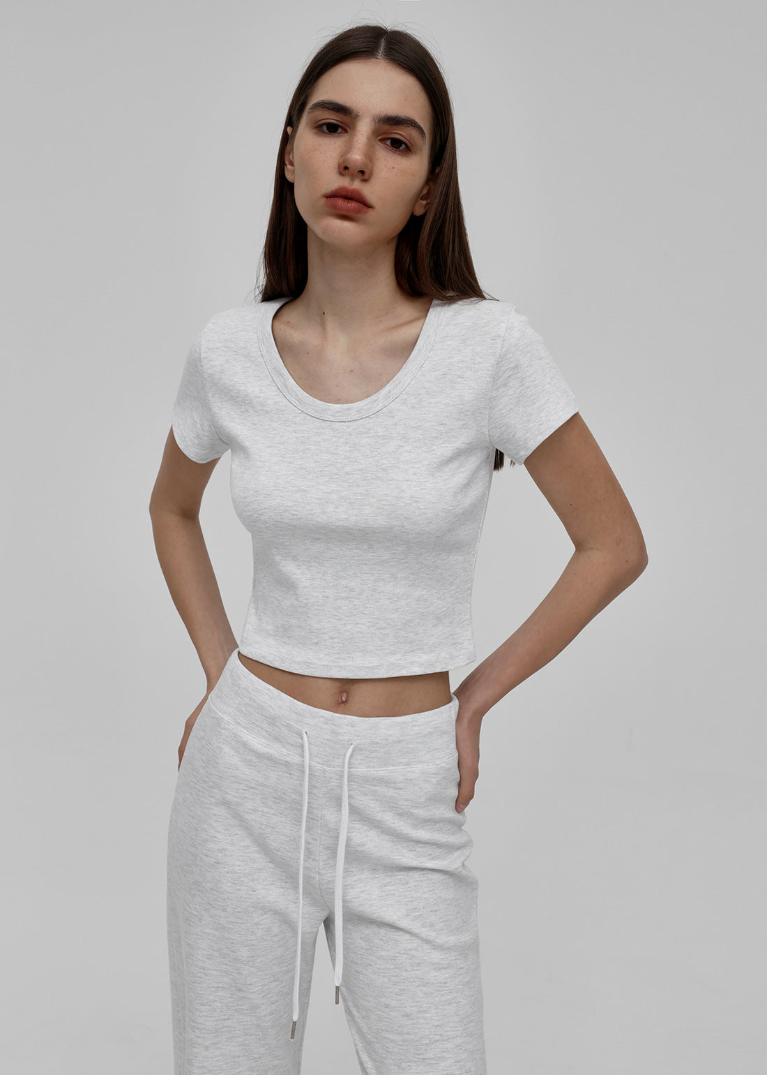 STANDARD U-NECK CROP SHORT SLEEVE TEE 3