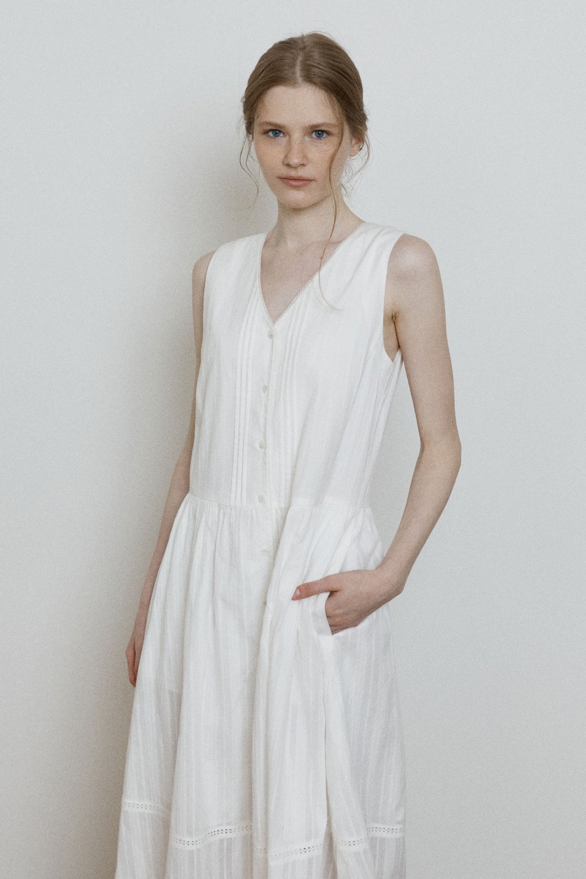 【YOONA同款】 EYELET BUTTON LAYERED ONE-PIECE