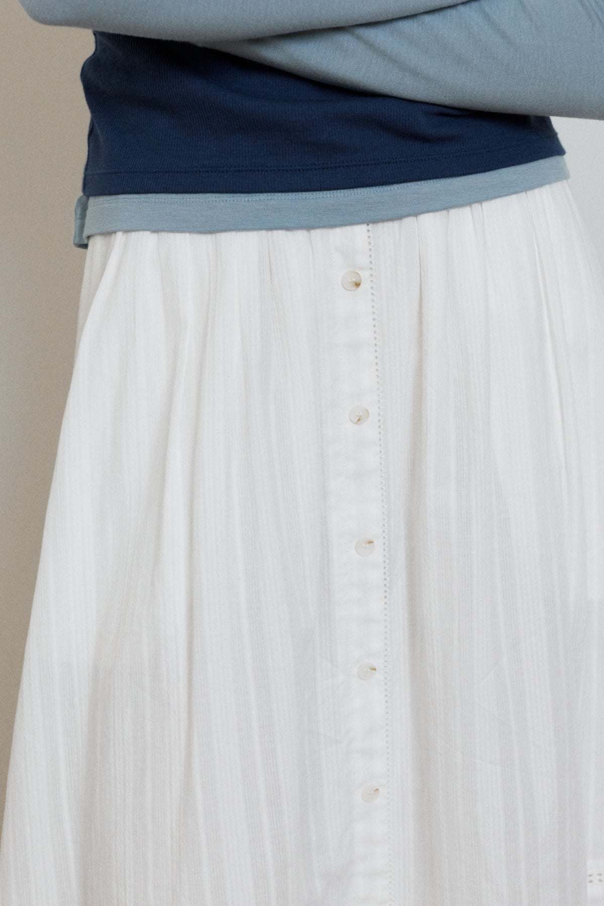 【YOONA同款】 EYELET BUTTON LAYERED SKIRT